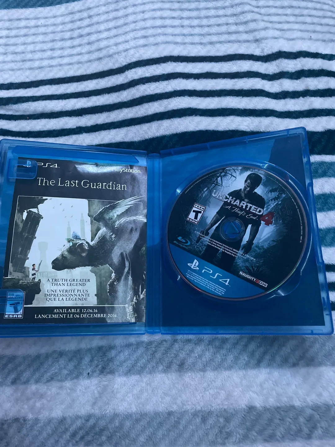 Uncharted 4: A Thief's End - PS4 Game image indicator(2)