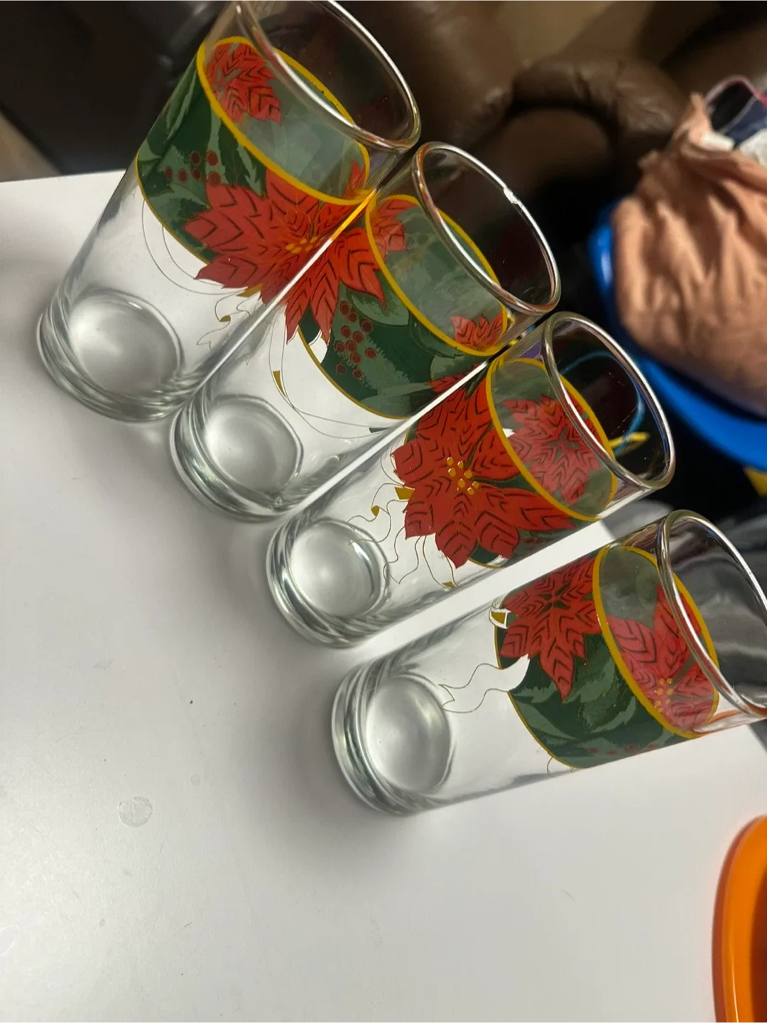 Set of 4 Poinsettia Holiday Drinking Glasses image indicator(2)