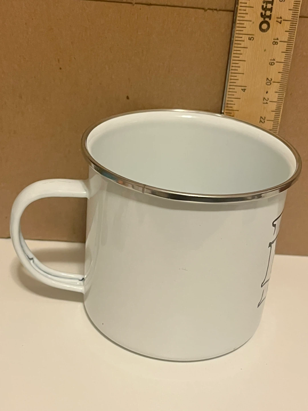 🥕 White Enamel Mug with 'Love' Design - photo 2