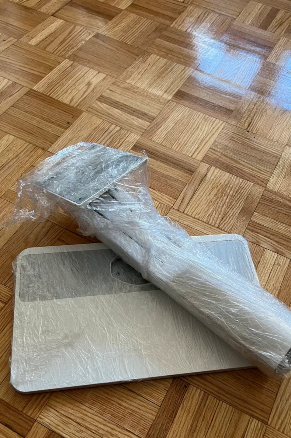 Monitor Stand - Silver image indicator(2)