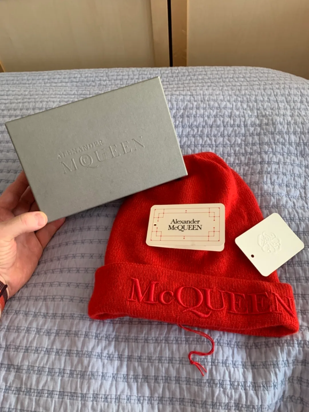 New Alexander McQueen Red Cashmere Knit Beanie with Box image indicator(3)