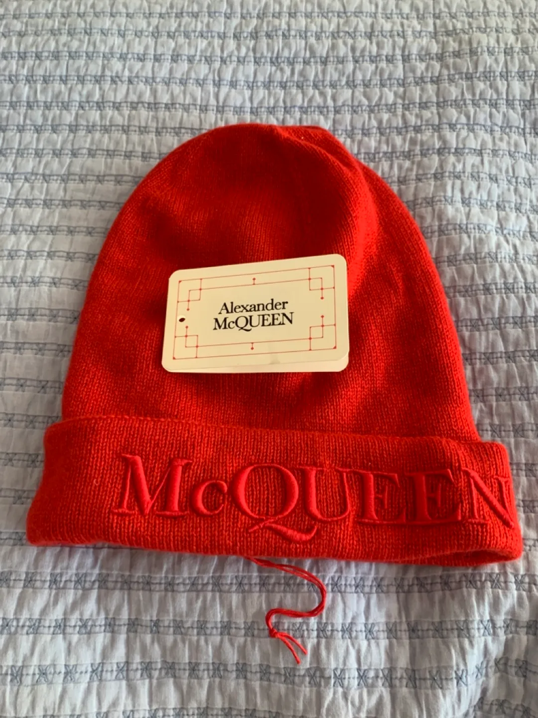 New Alexander McQueen Red Cashmere Knit Beanie with Box image indicator(2)