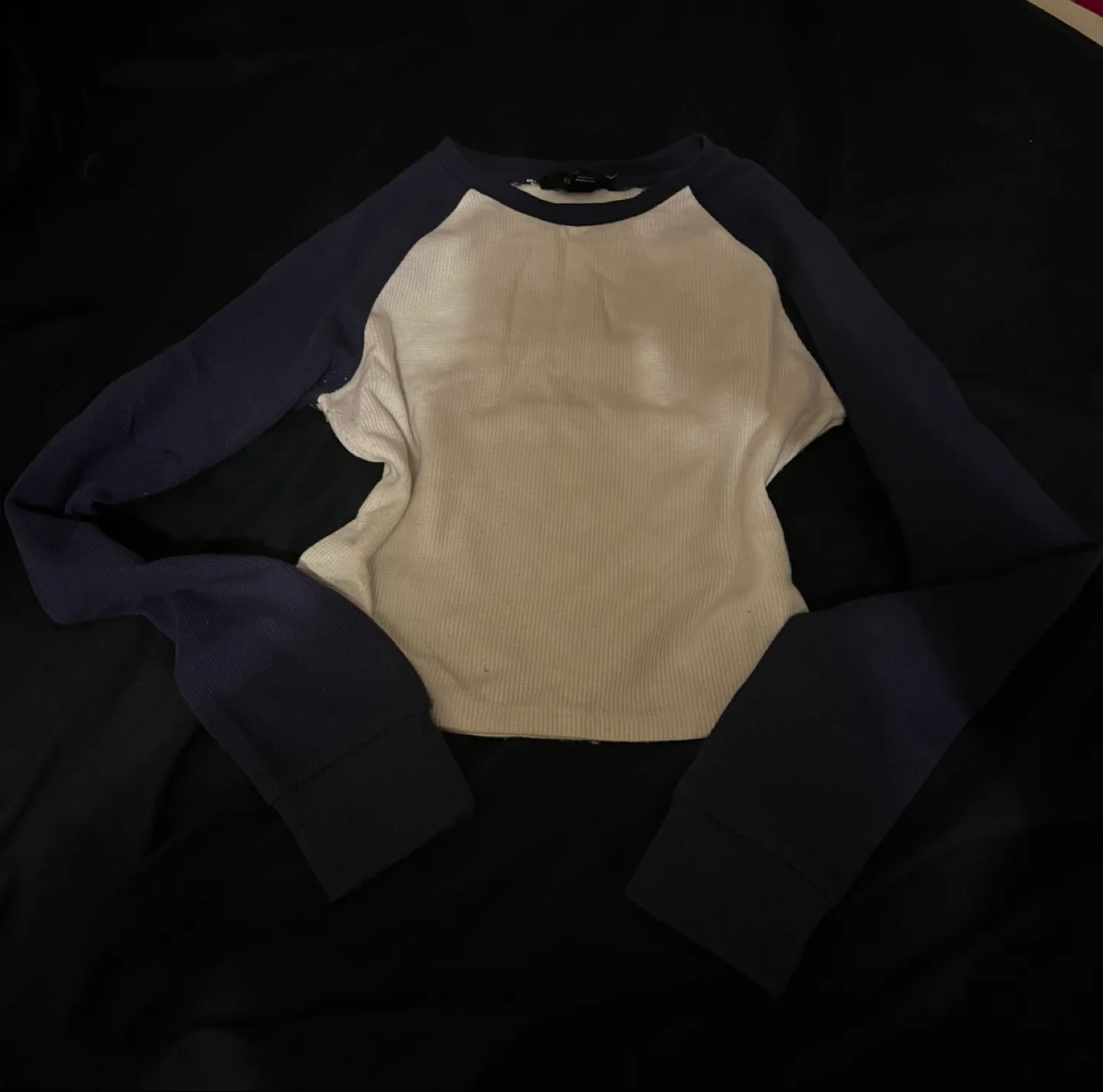 Forever 21 Raglan Top - Size M thumbnail