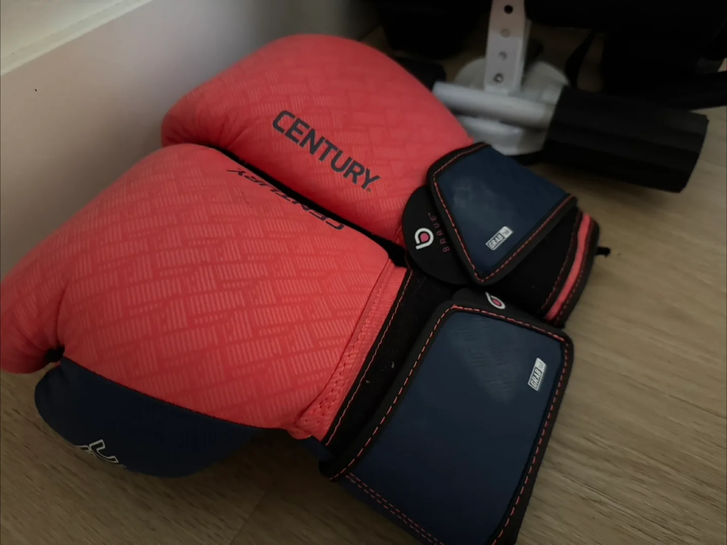 Moving sale - Home Gym Set – Dumbbells, Bar + Plates, Bands image indicator(5)