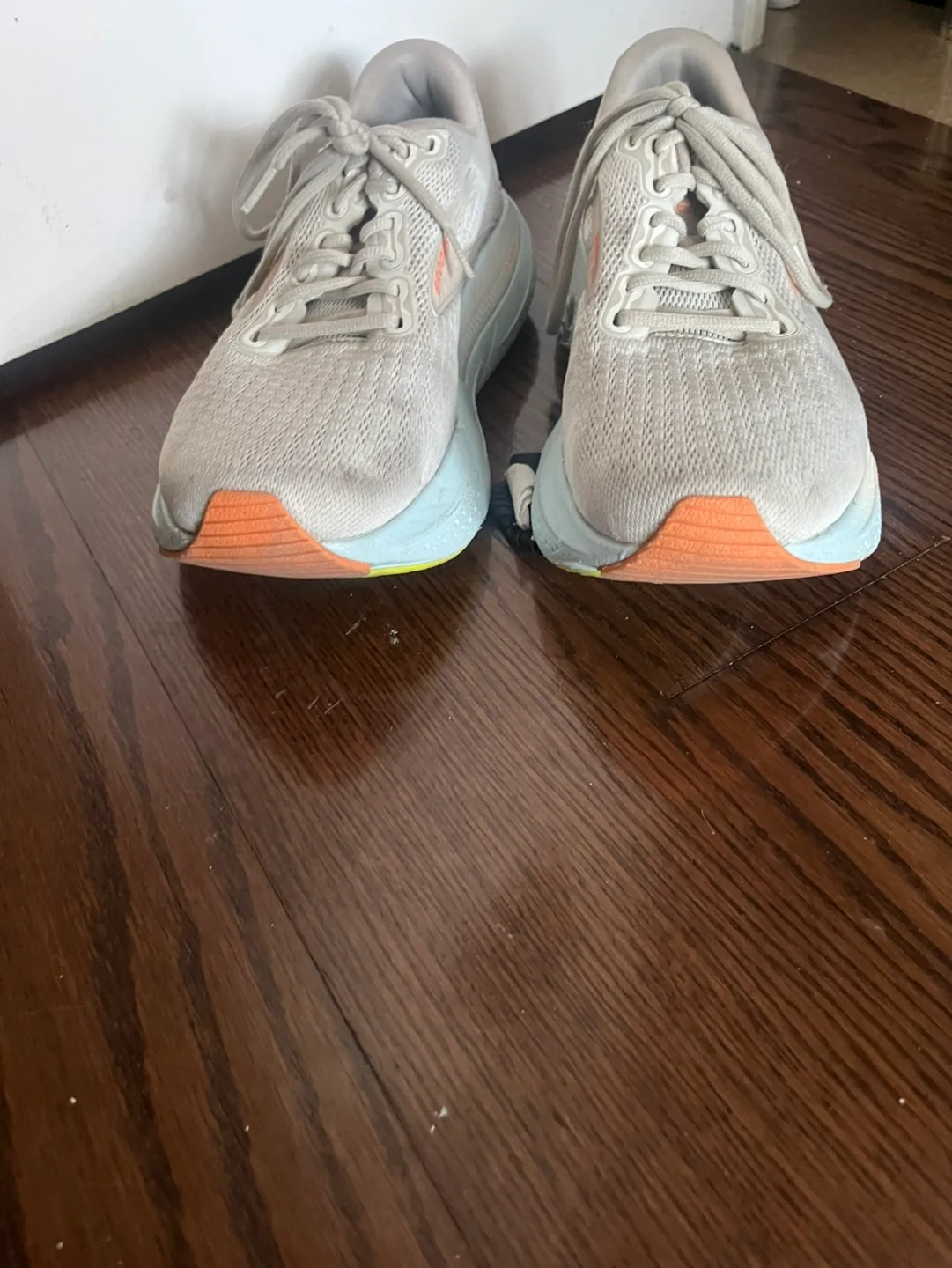 Brooks Glycerin GTS 21 Women's Running Shoes size 10 image indicator(2)