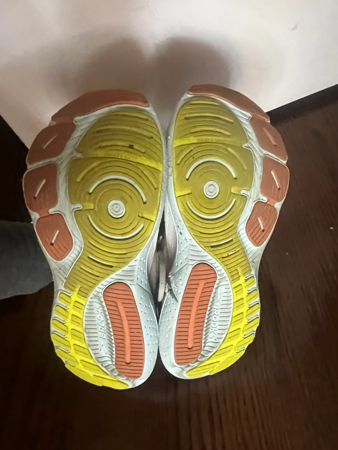 Brooks Glycerin GTS 21 Women's Running Shoes size 10 image indicator(10)