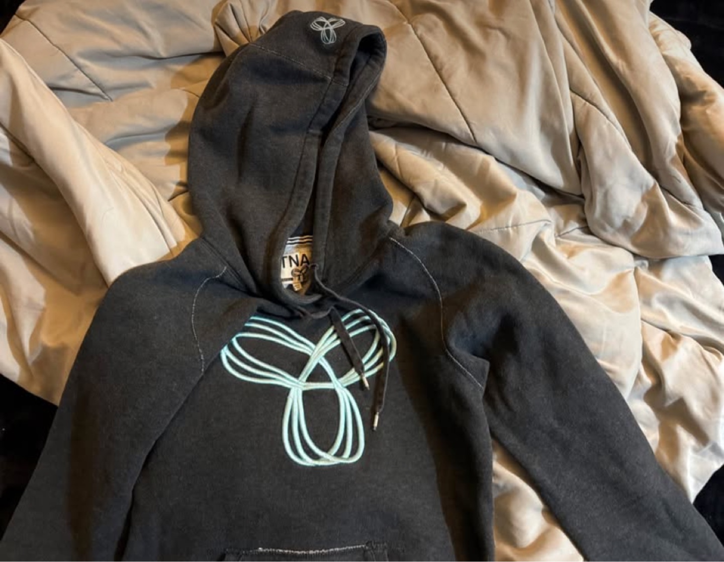 TNA Size Small hoodie - photo 2