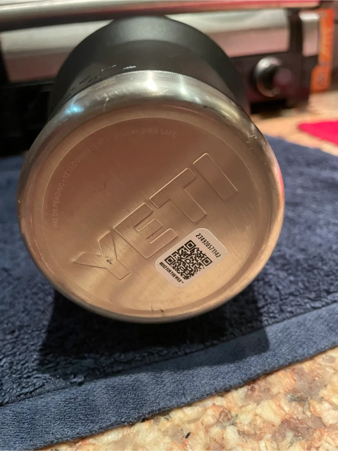 YETI Black Tumbler with Handle & Straw image indicator(3)