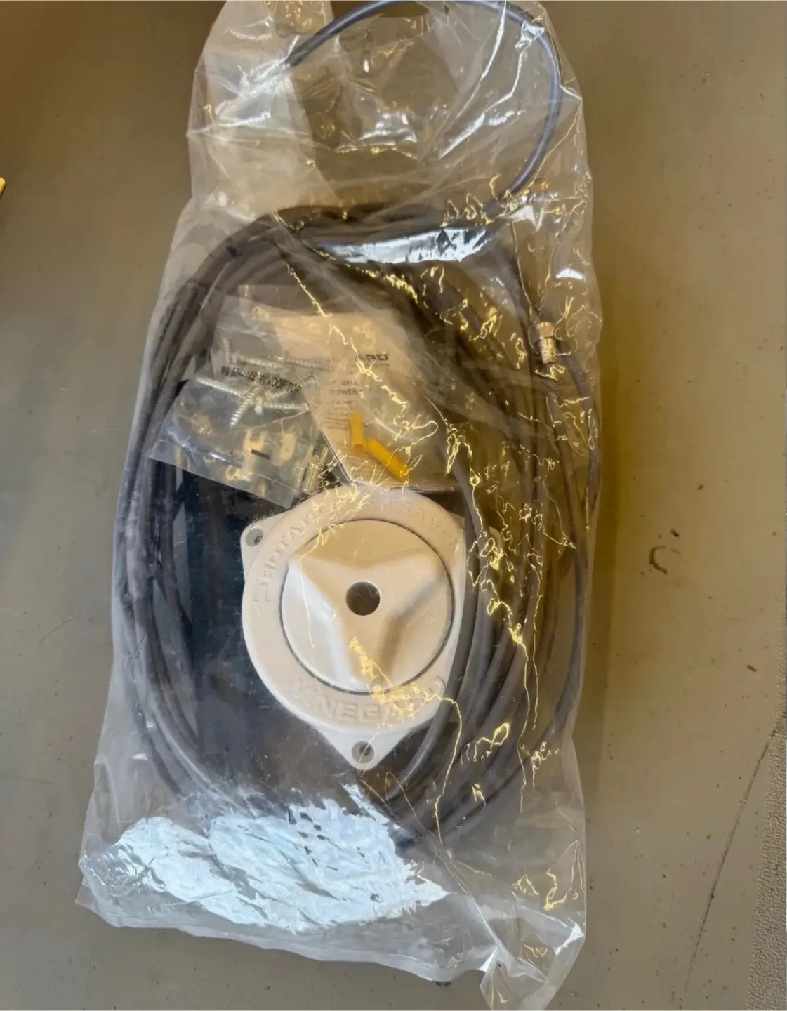 Winegard RZ-6035 TV Antenna image indicator(7)