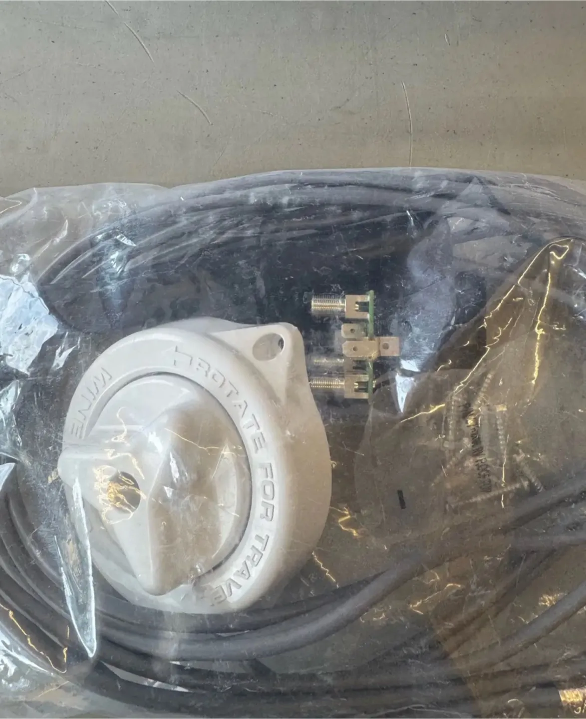 Winegard RZ-6035 TV Antenna image indicator(9)