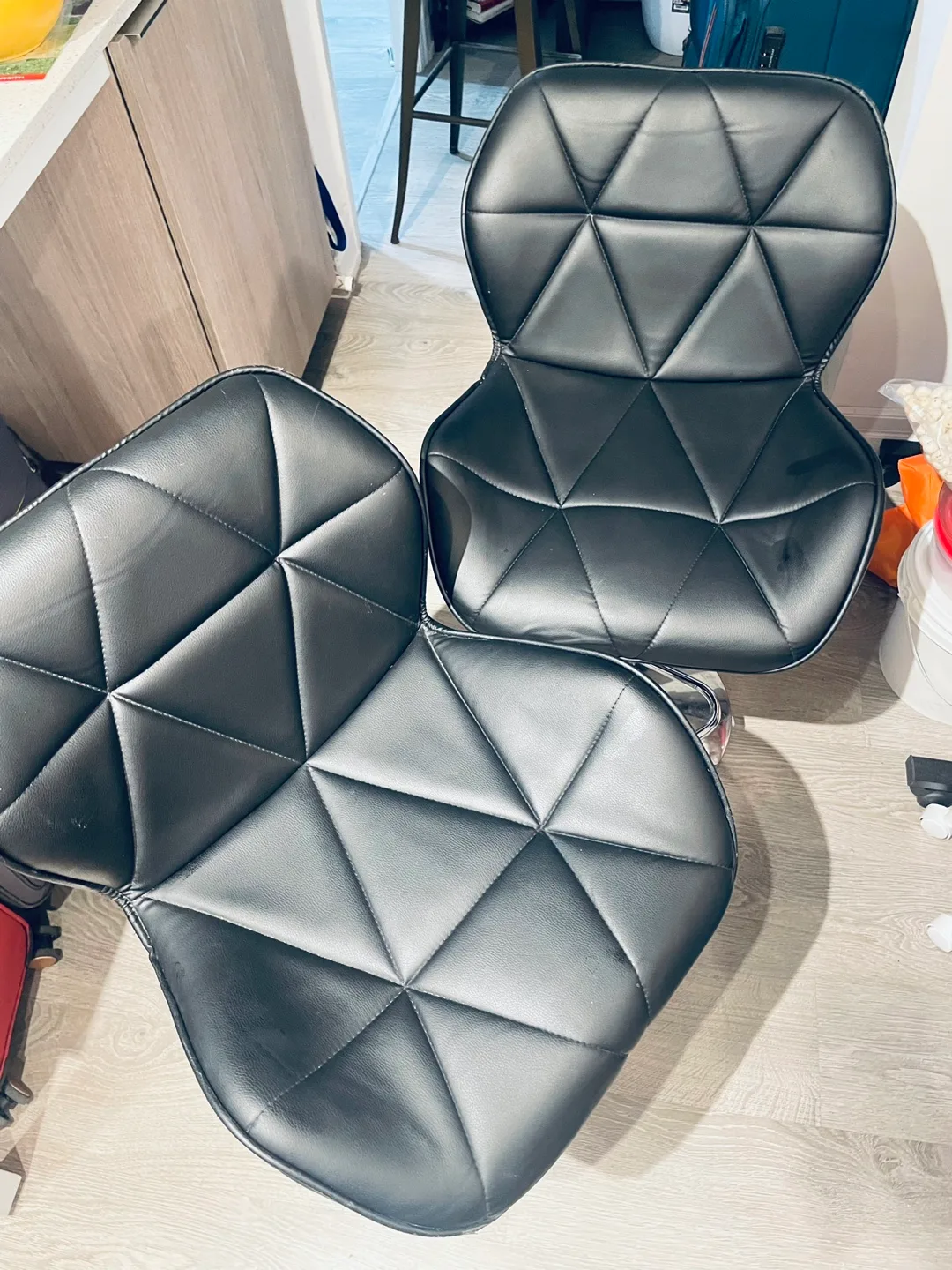 Set of 2 Black Bar Stools 🥕