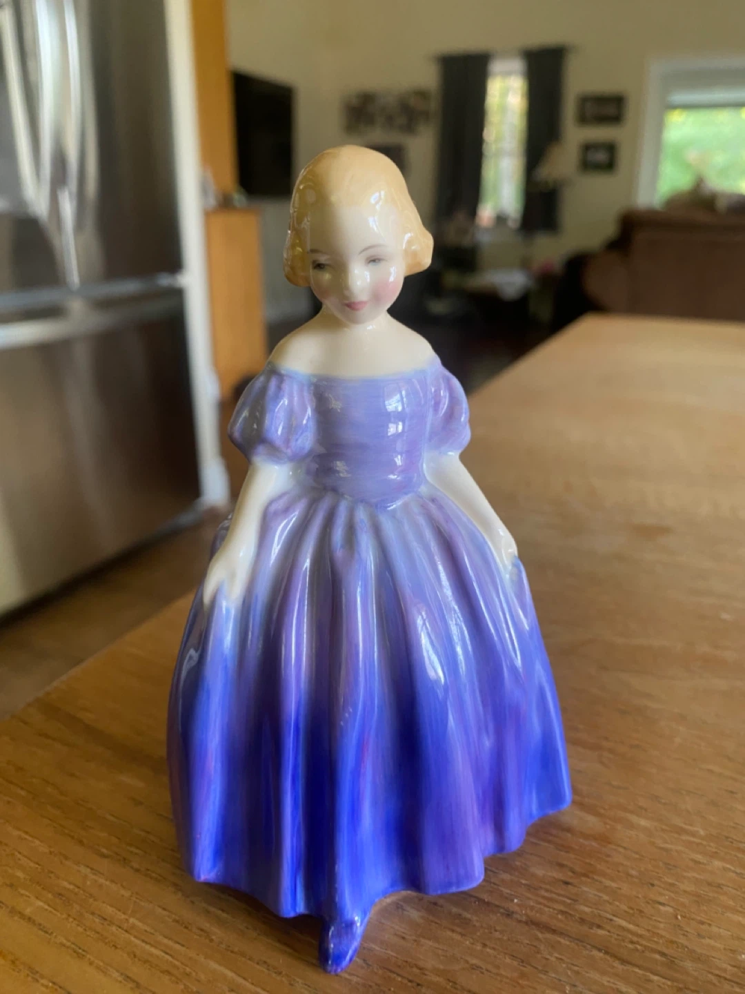 Royal Doulton Figurine - Marie HN 1370 - photo 2