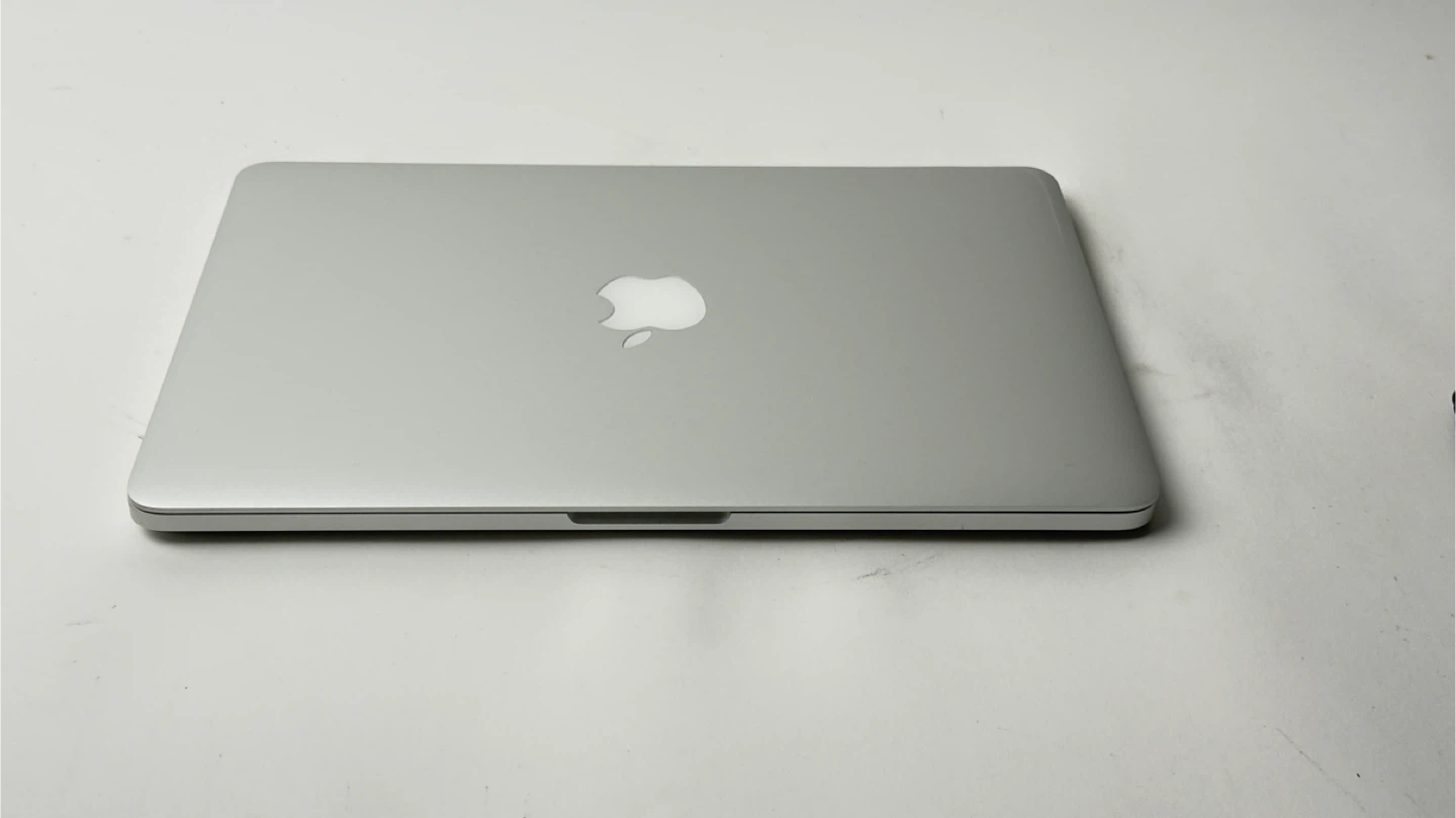 2015 Apple MacBook Pro 256GB SSD 8GB RAM - photo 2