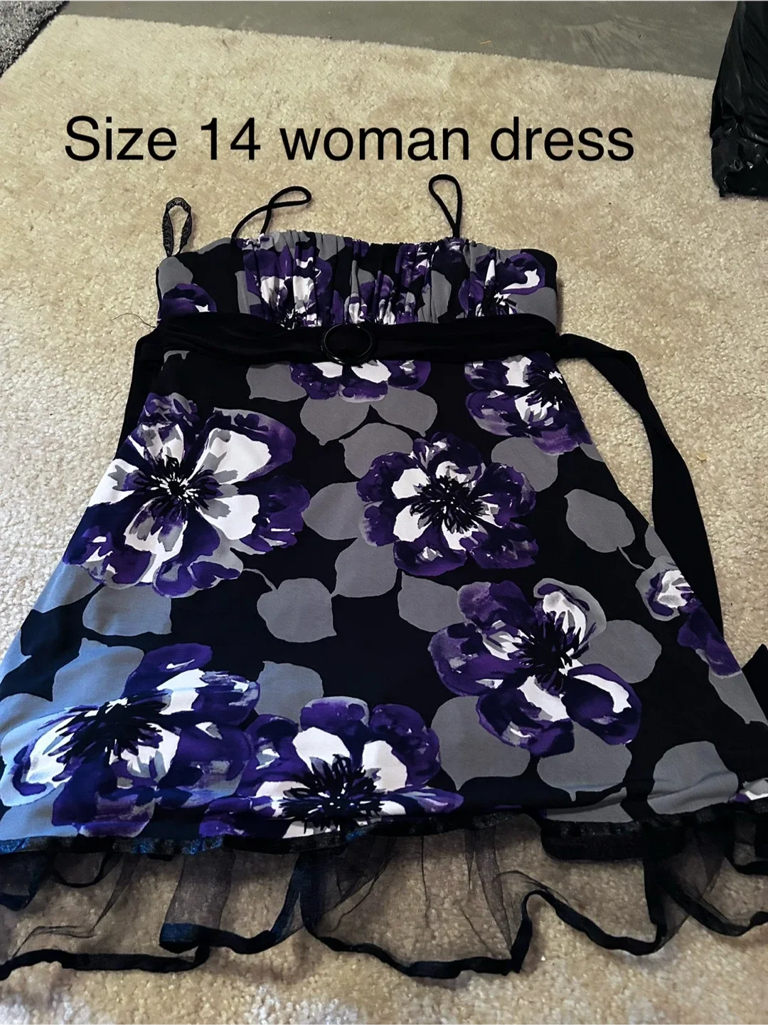 Woman dresses thumbnail