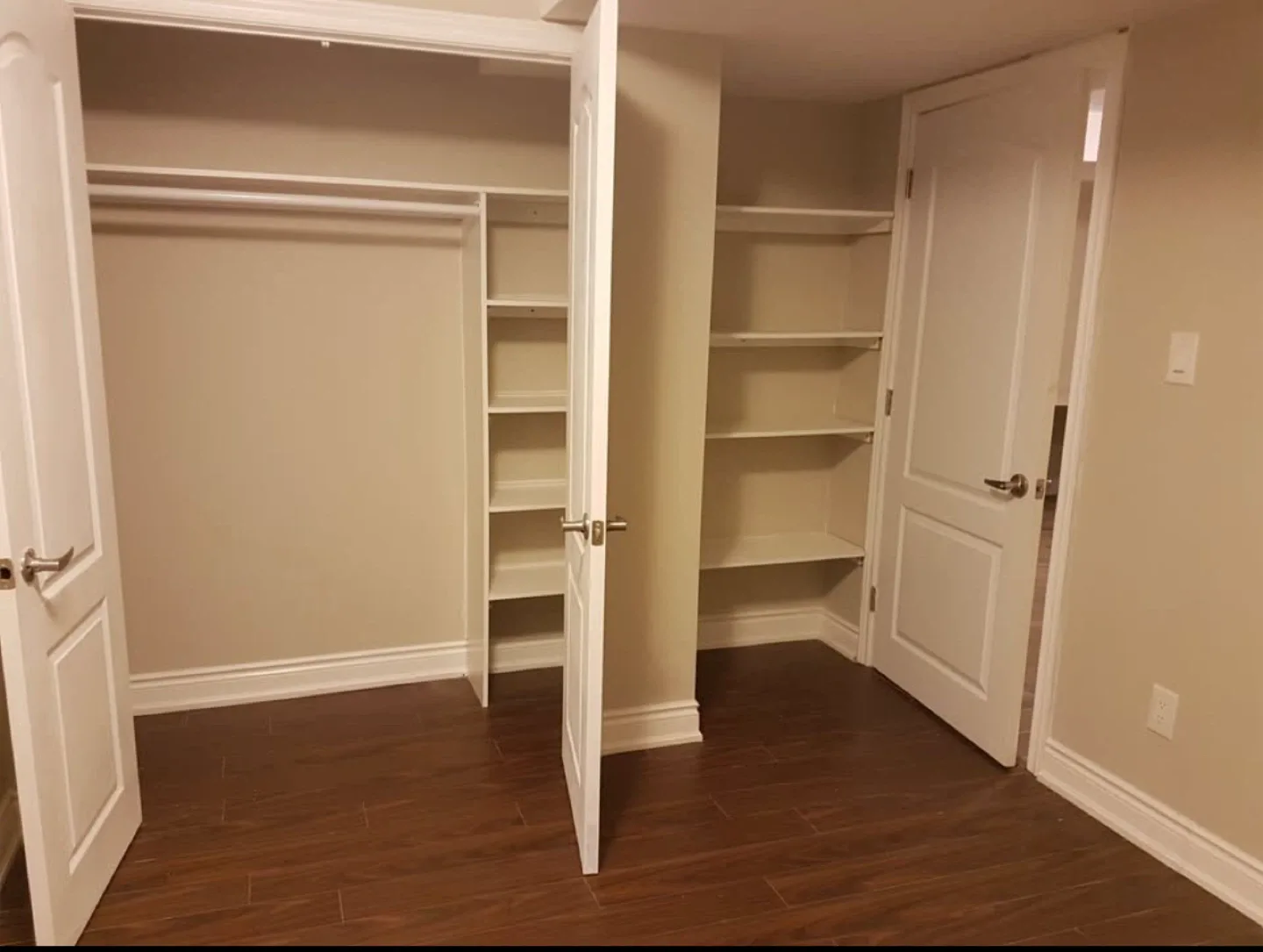 2 Beds 1 Bath Apartment image indicator(2)