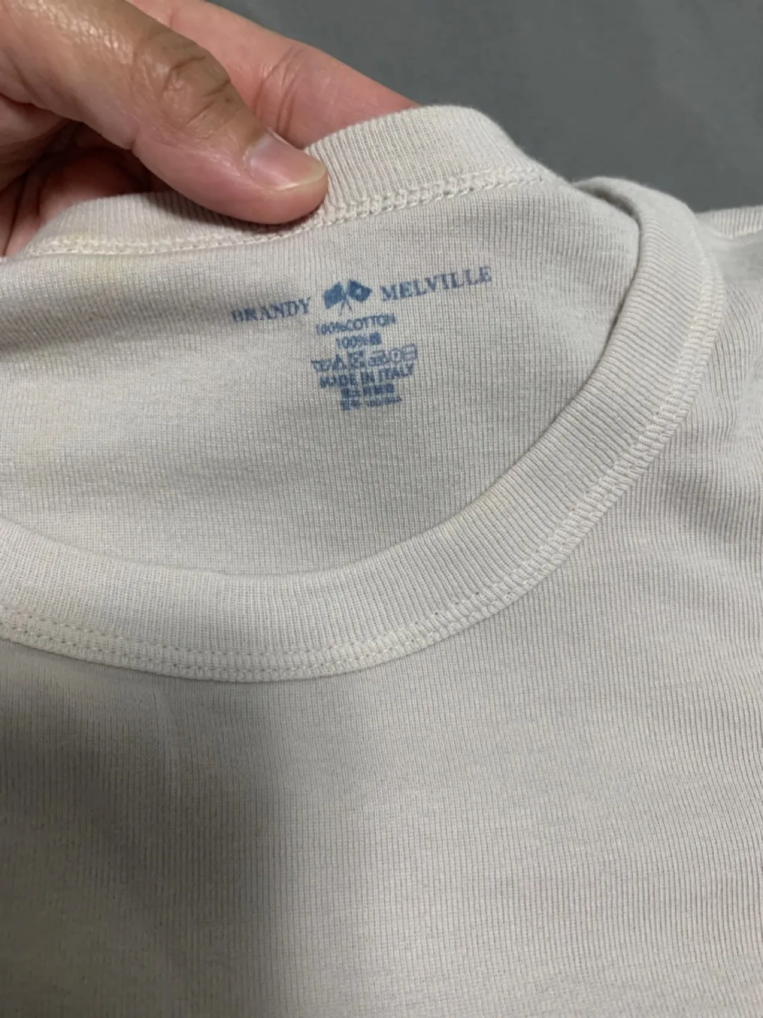 Brandy Melville Long Sleeve Top image indicator(2)