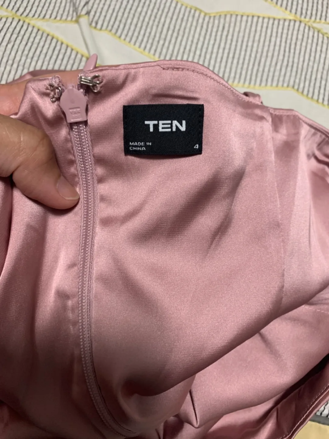 TEN Pink Dress Size 4 image indicator(3)