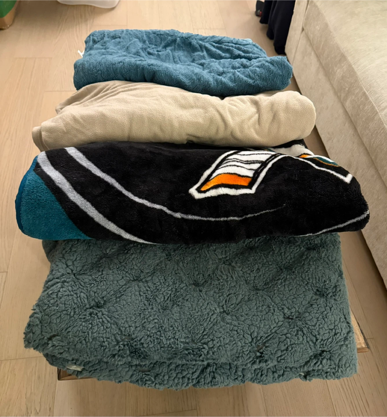Assorted Cozy Throw Blankets (4) - photo 2