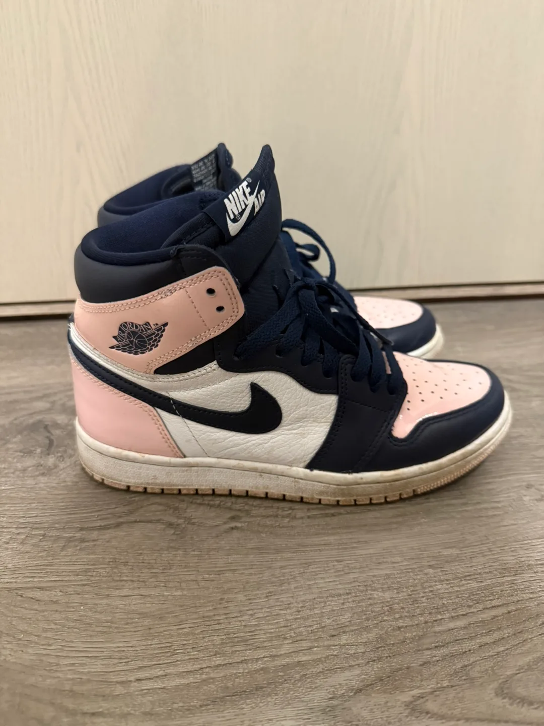 Nike Air Jordan 1 High Atmosphere (GS) image indicator(2)