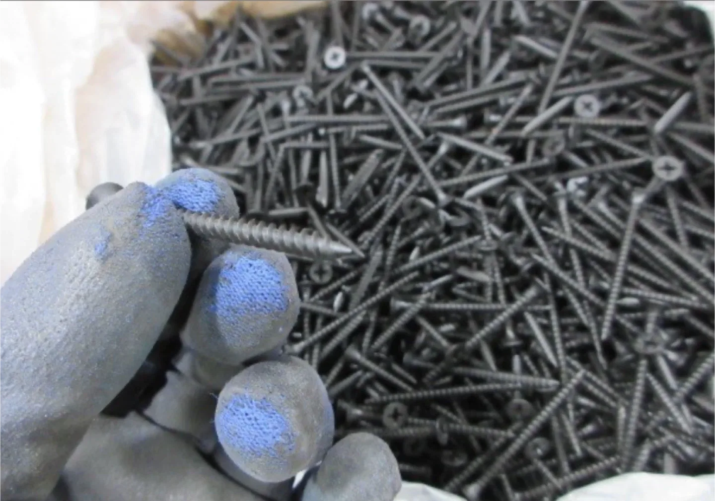 6 x 2" Sharp Point Drywall Screws - 3500 Pcs image indicator(4)