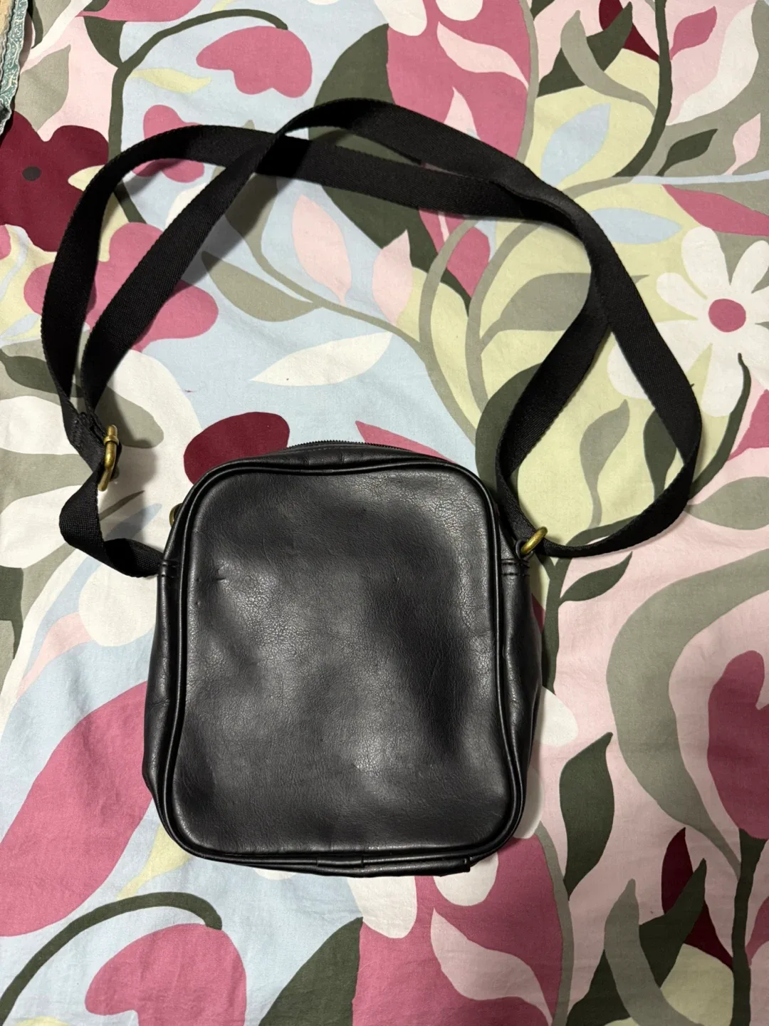 Puma Black Shoulder Bag image indicator(2)