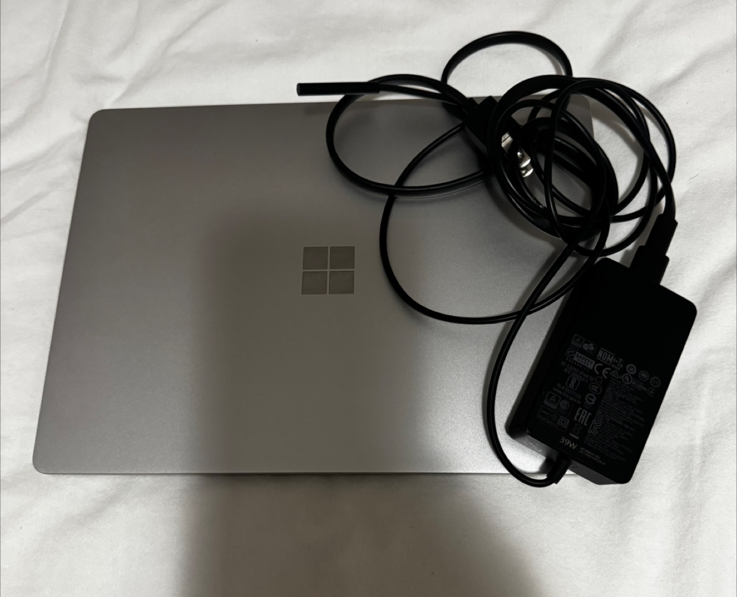 Microsoft Surface Laptop Go - photo 2