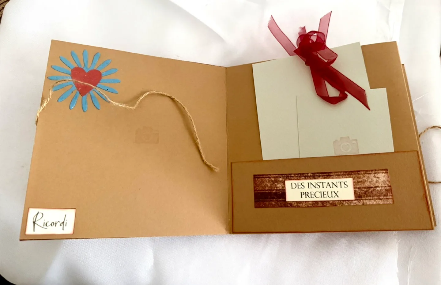 Handmade Family Memories Scrapbook Album image indicator(3)