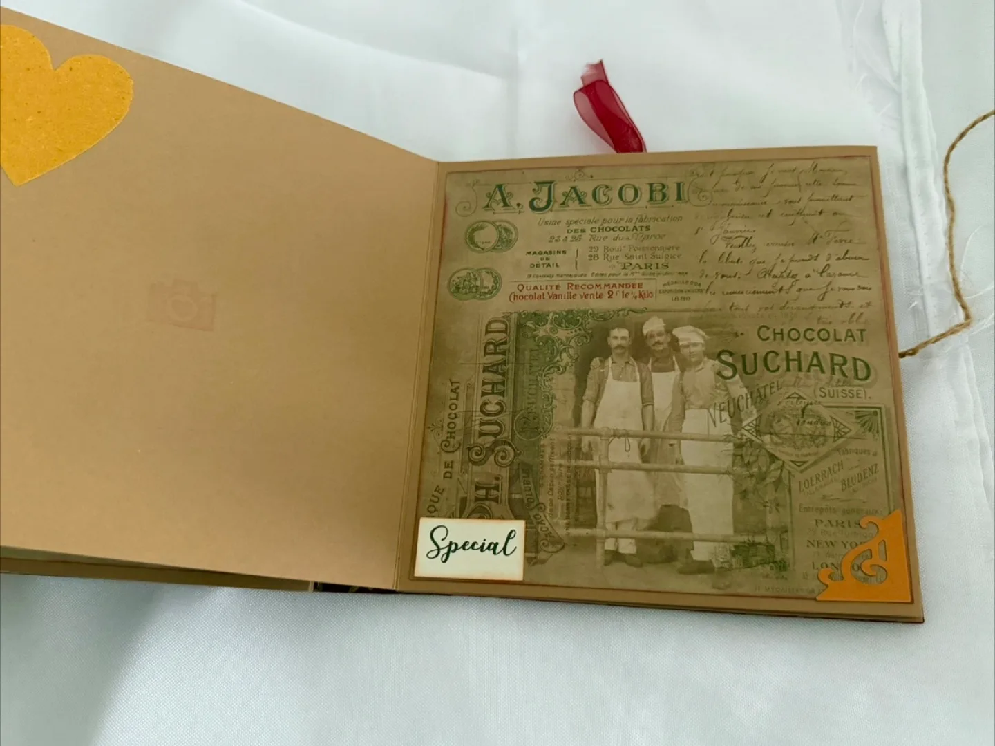 Handmade Family Memories Scrapbook Album image indicator(4)