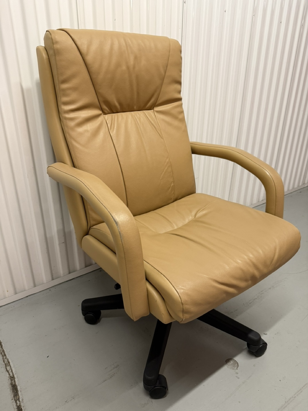 Office Chair faux leather - photo 2