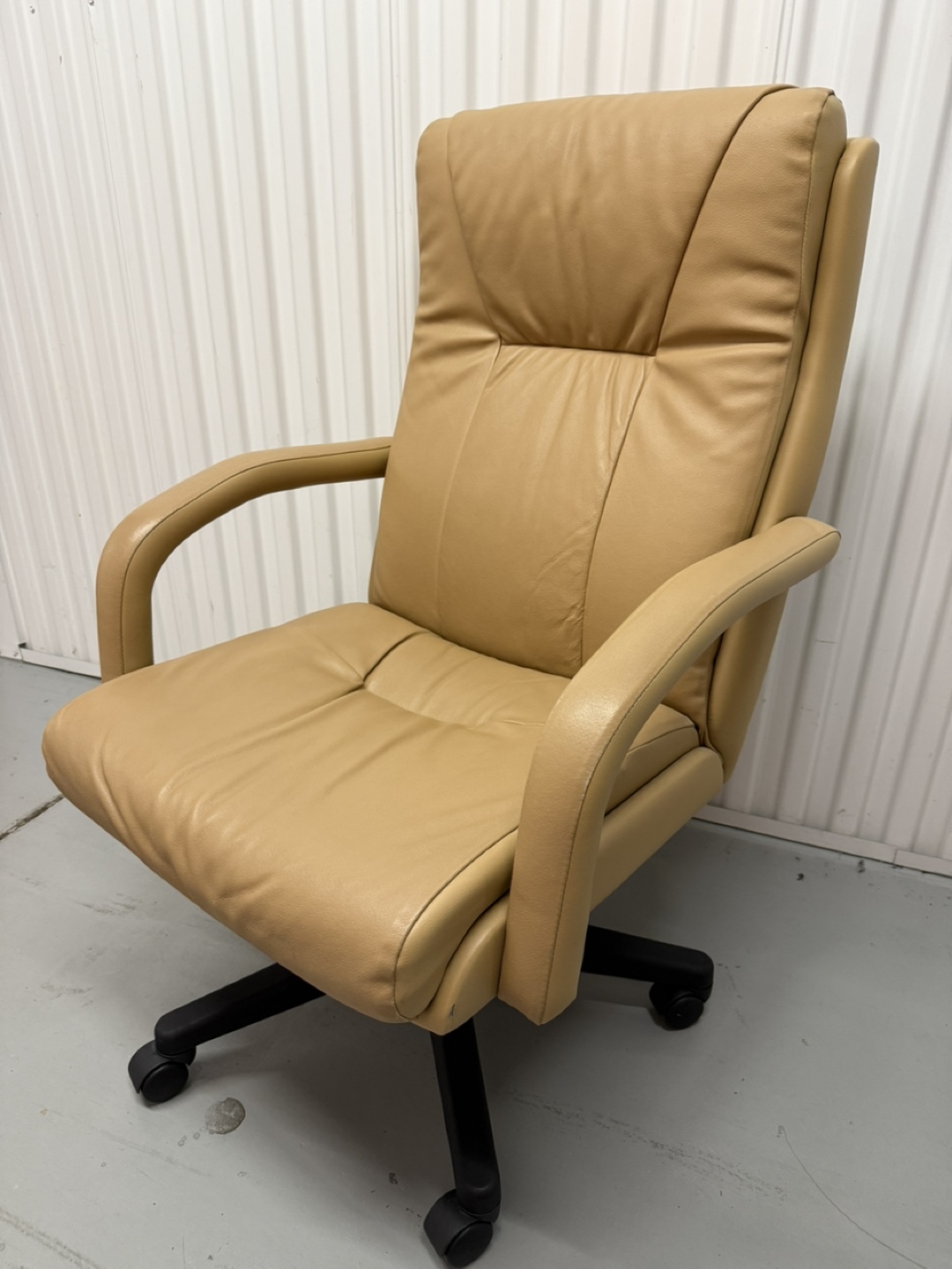Office Chair faux leather - photo 3