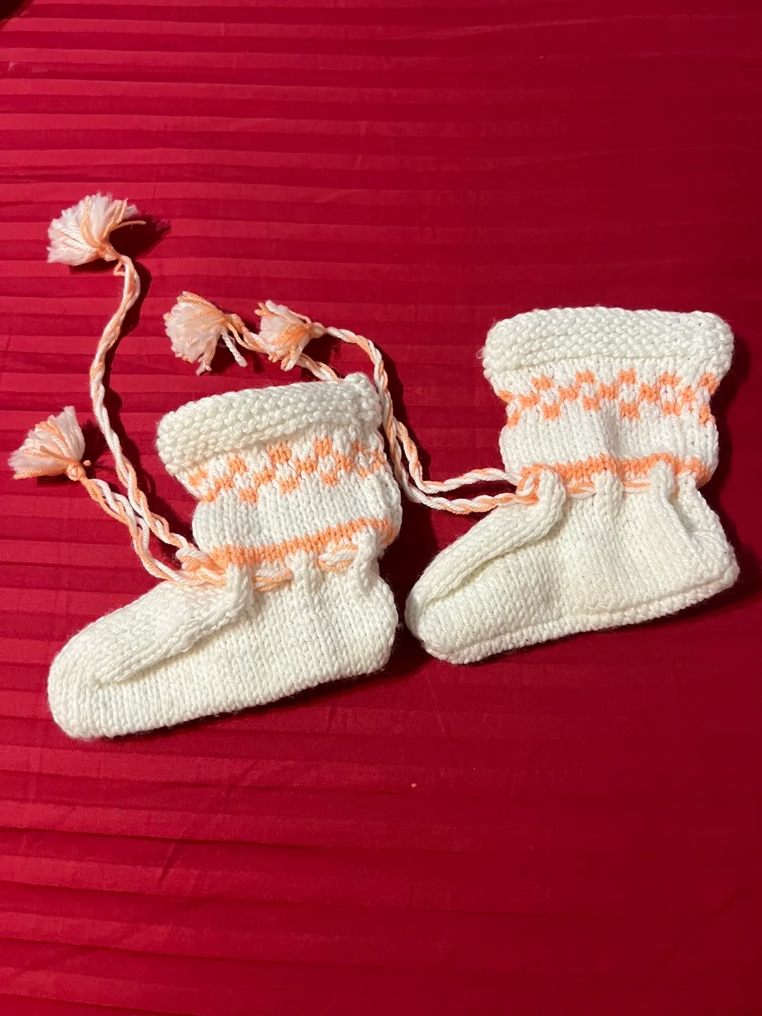 Hand-knitted Baby Booties - Newborn Size 0/9 thumbnail