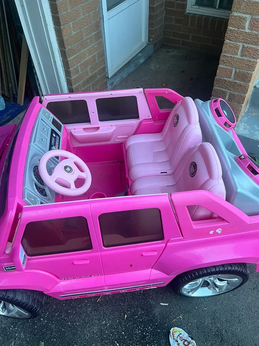 Pink Cadillac Barbie Ride-On Car ( needs new charger) image indicator(4)