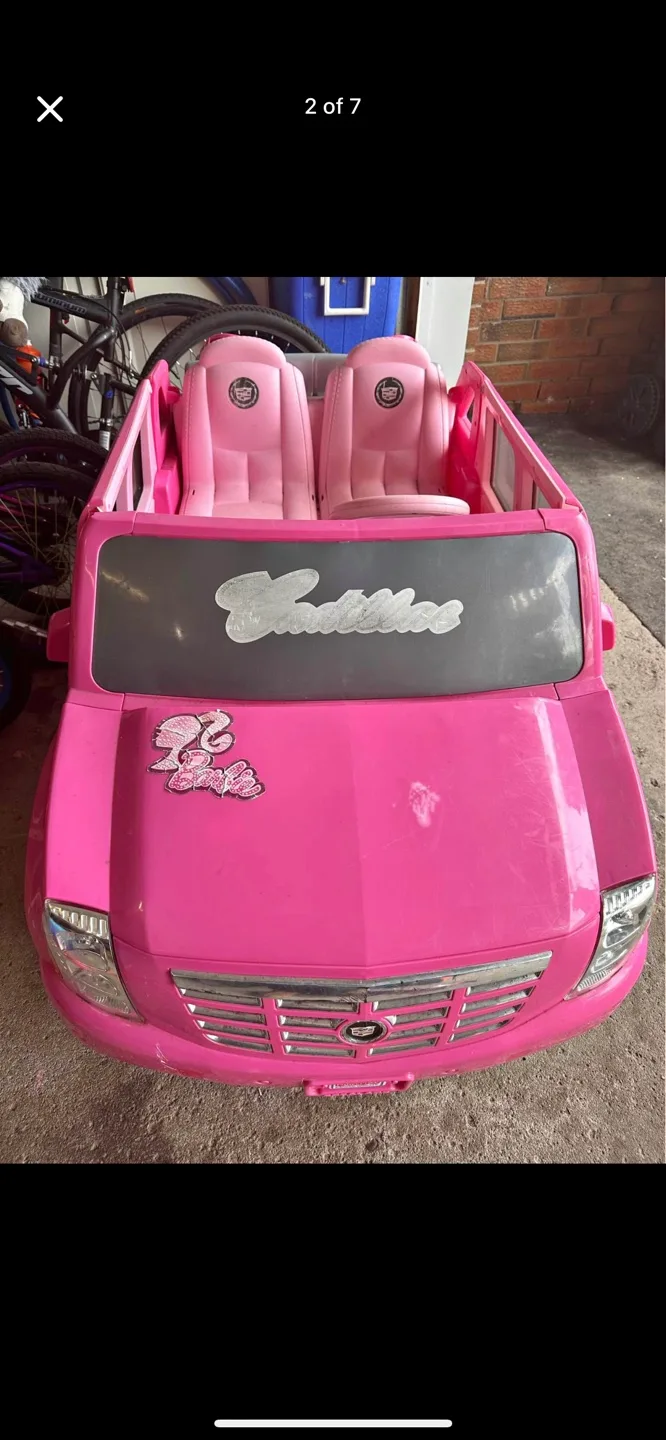 Pink Cadillac Barbie Ride-On Car ( needs new charger) image indicator(2)