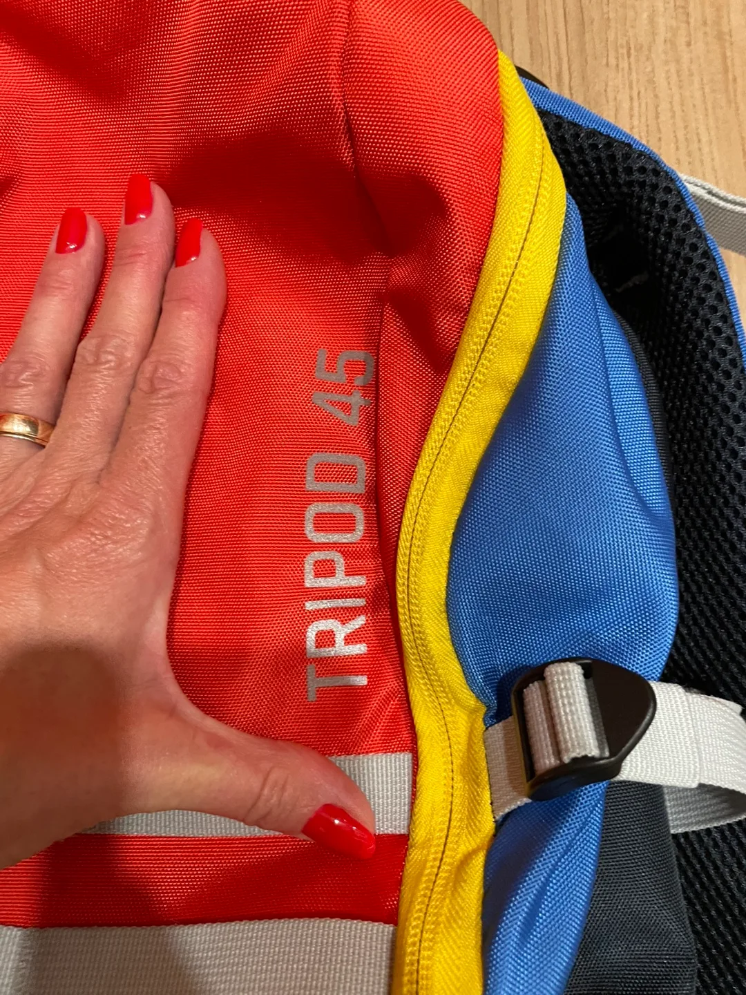 Skybags Tripod 45 Backpack - Blue, Red & Yellow image indicator(3)