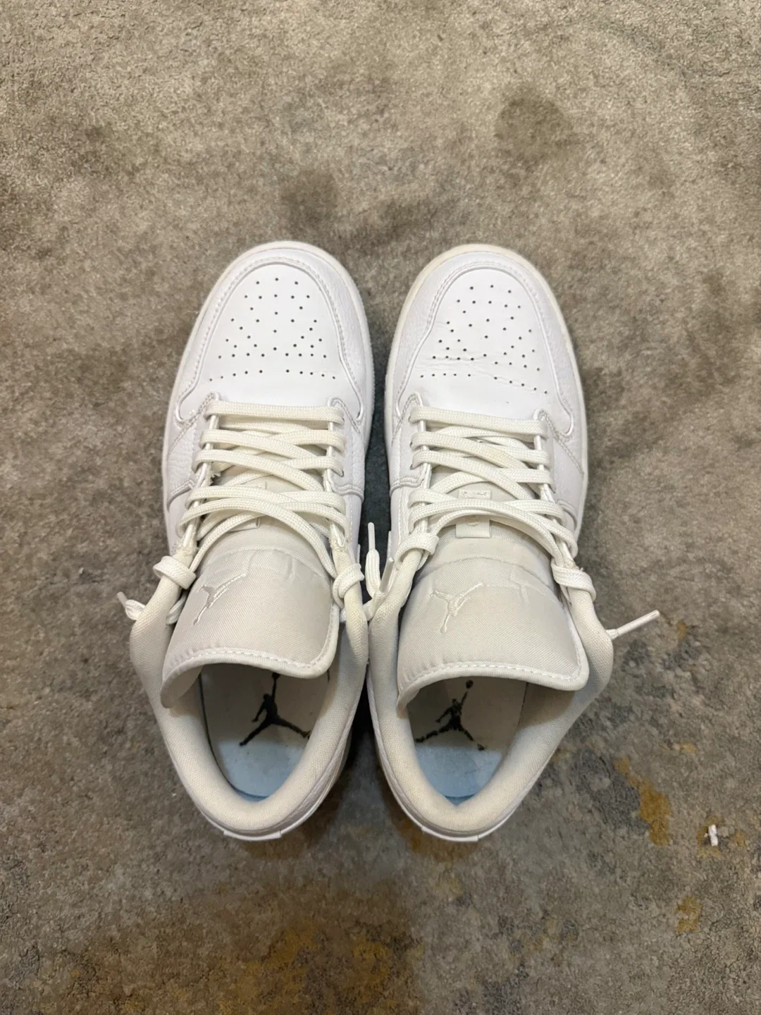 Jordan 1 Low White Sneakers image indicator(2)