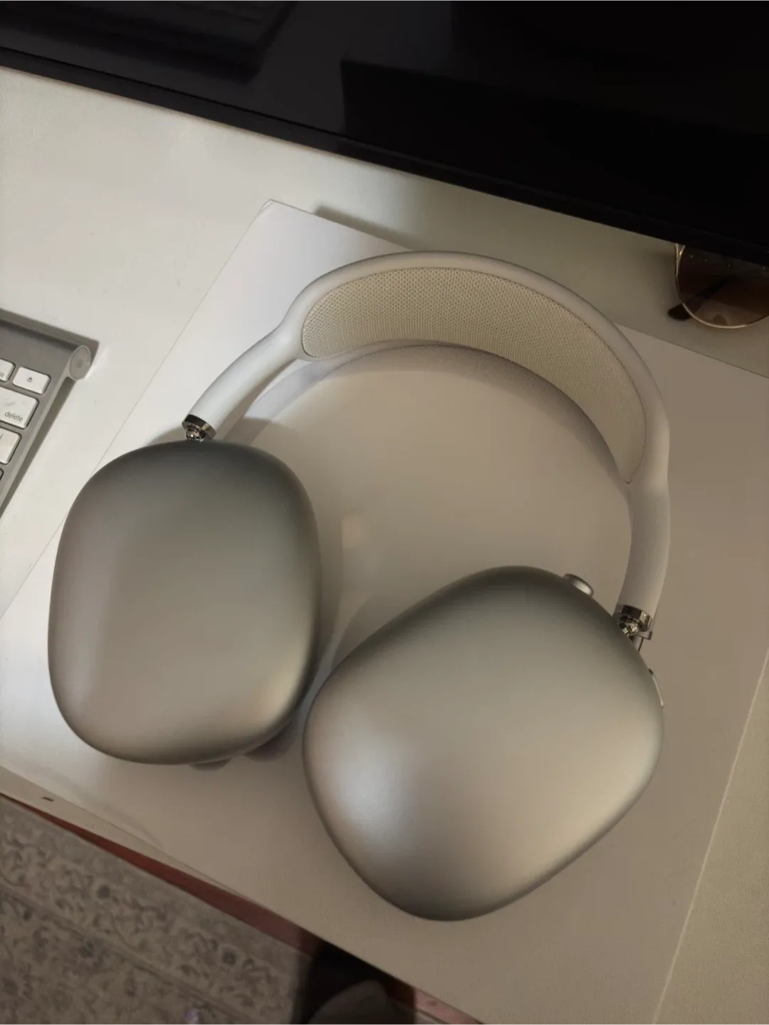 Authentic Apple AirPods Max - Silver/White image indicator(5)