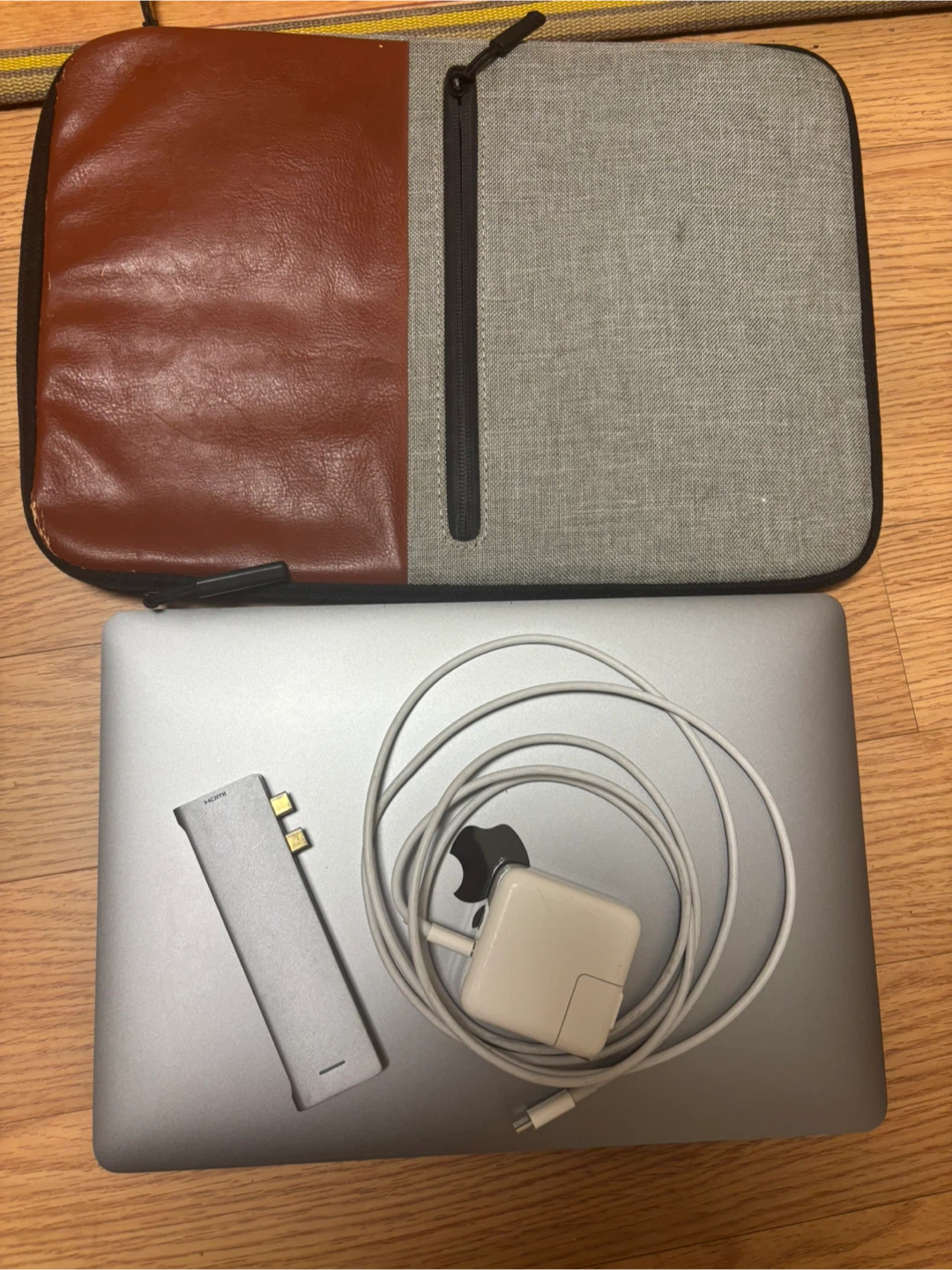 Macbook Air M1 + (Case & USB-C Port) - photo 2