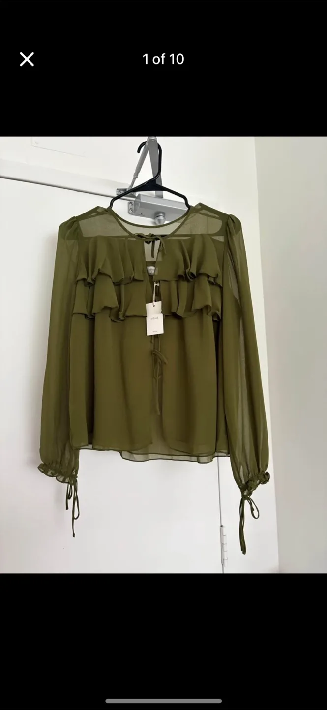 🥕Aritzia blouse thumbnail