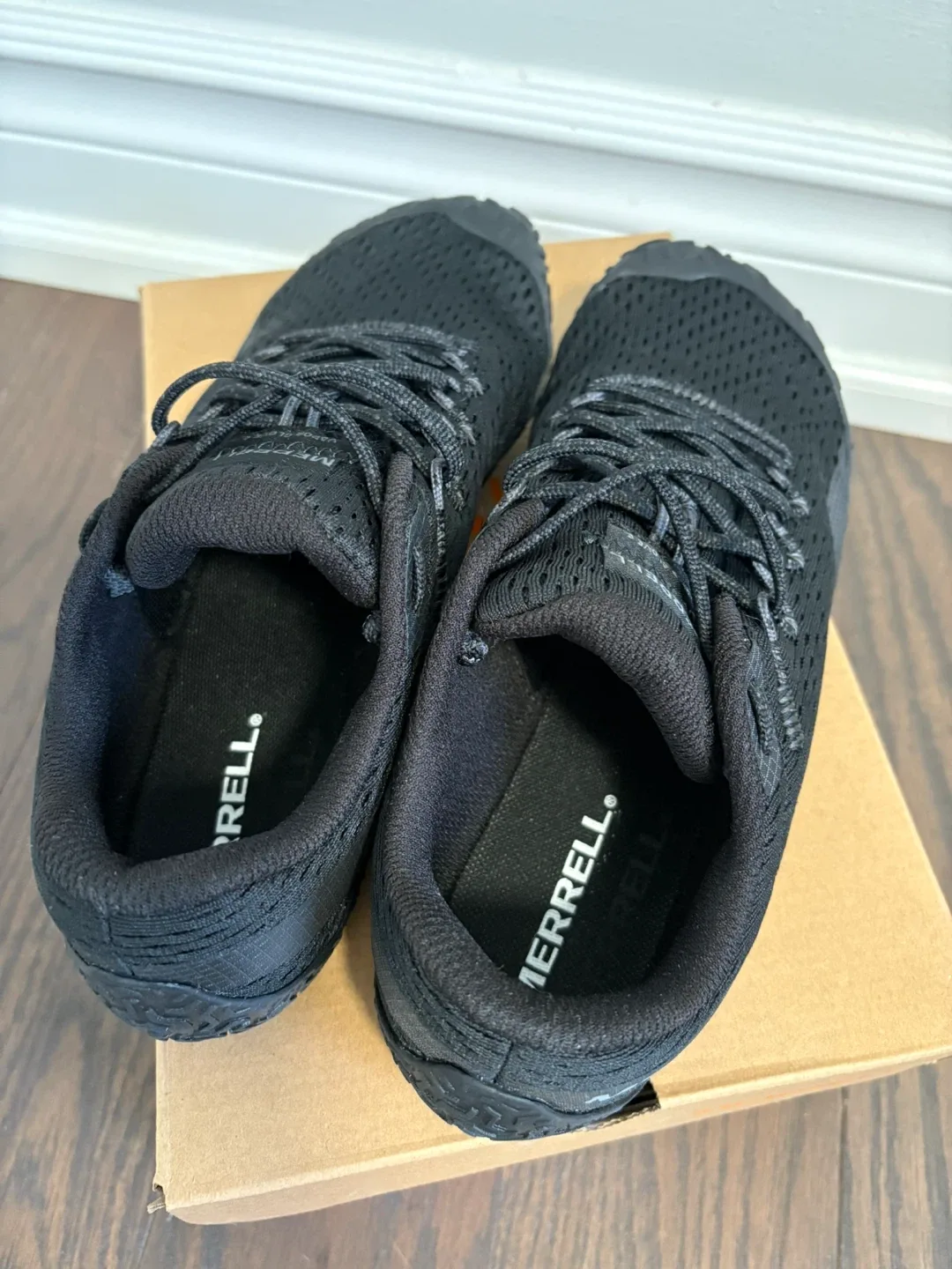 Merrell Vapor Glove 6, Women's Size 8, Black image indicator(4)