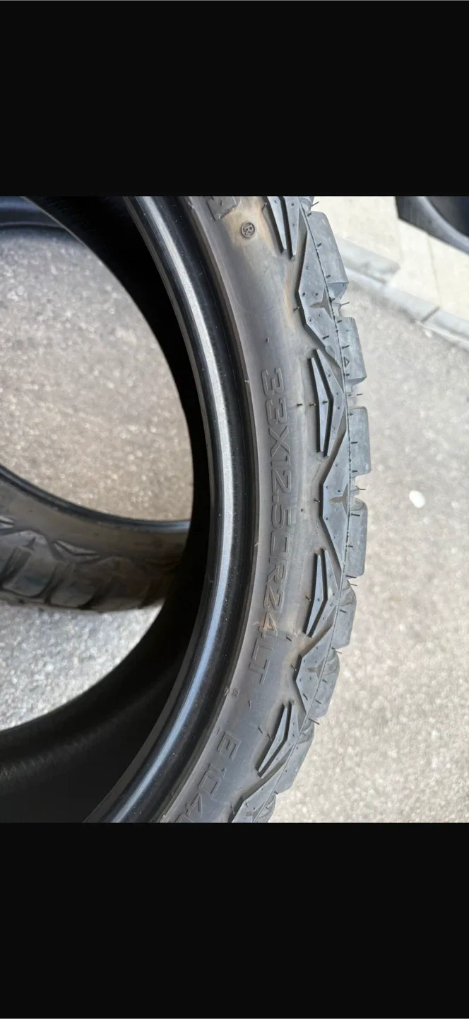 Gmc yukon 2023 tires image indicator(4)