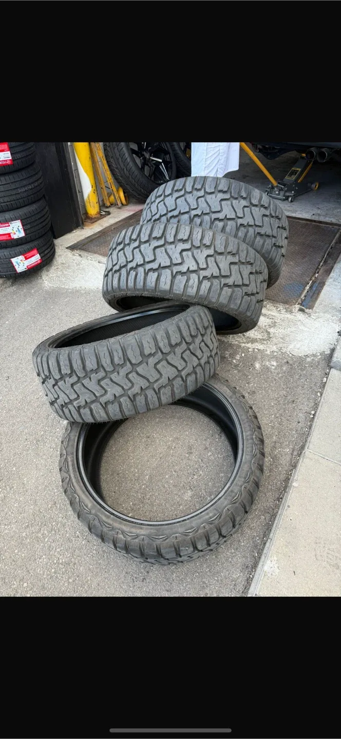 Gmc yukon 2023 tires image indicator(3)