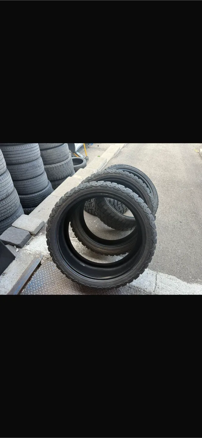 Gmc yukon 2023 tires image indicator(2)