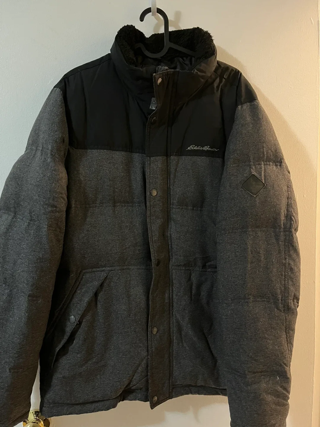 Eddie Bauer Men's L Puffer Jacket - Grey & Black thumbnail