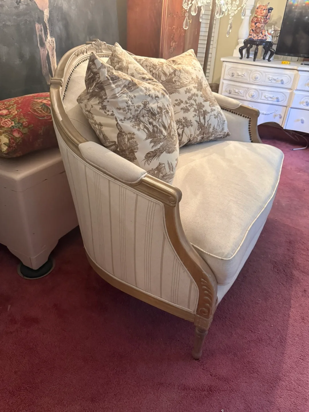 French settee image indicator(2)