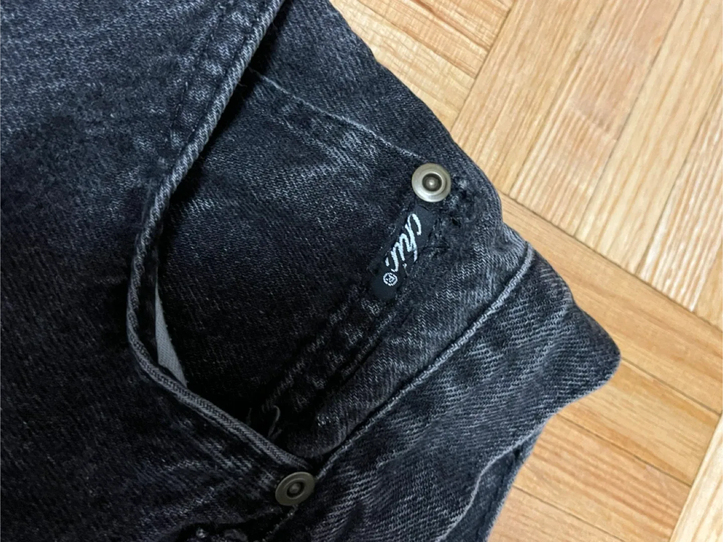 Chic Mom Jeans Size 14 - Black Denim image indicator(2)