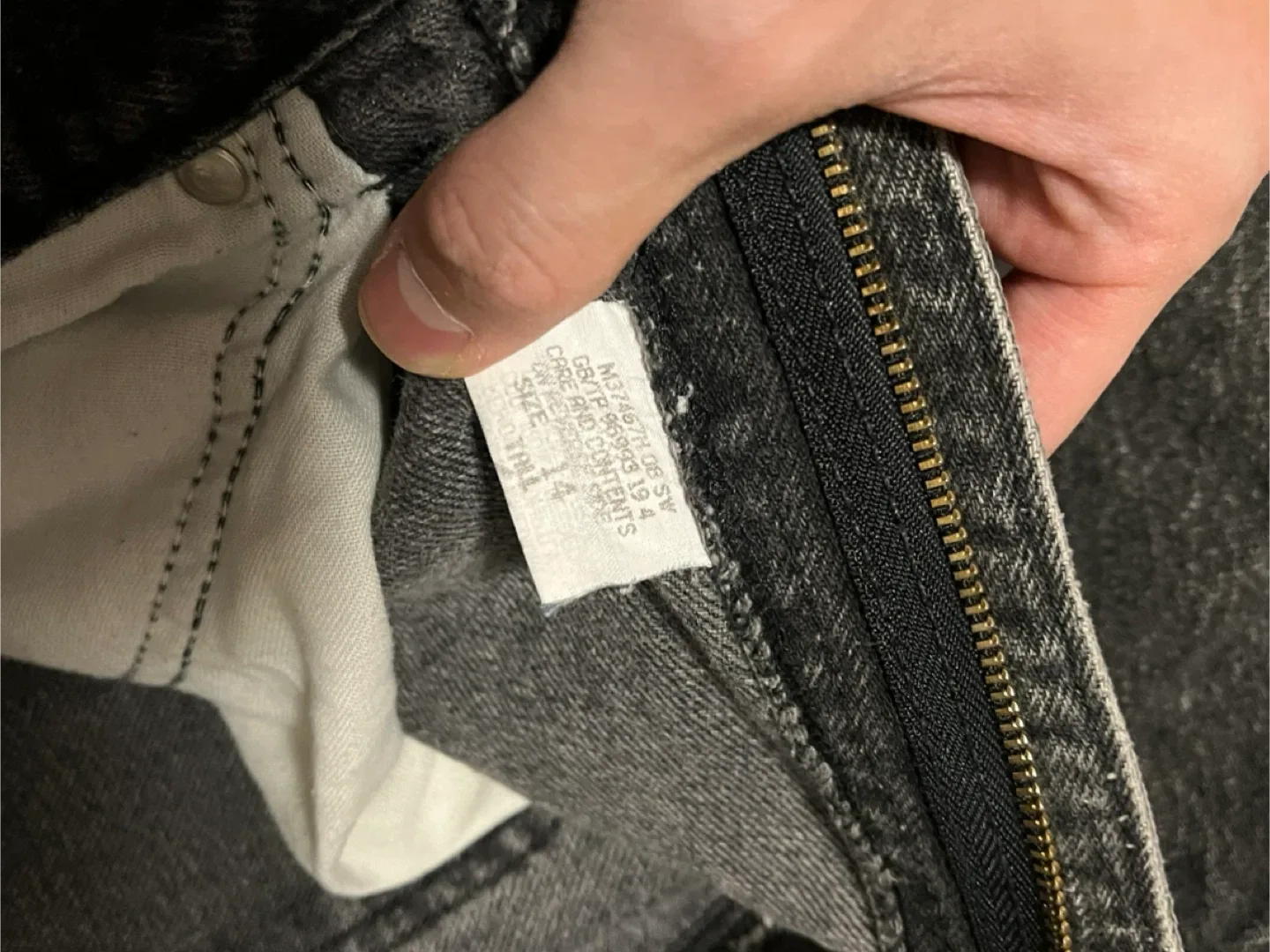 Chic Mom Jeans Size 14 - Black Denim image indicator(3)