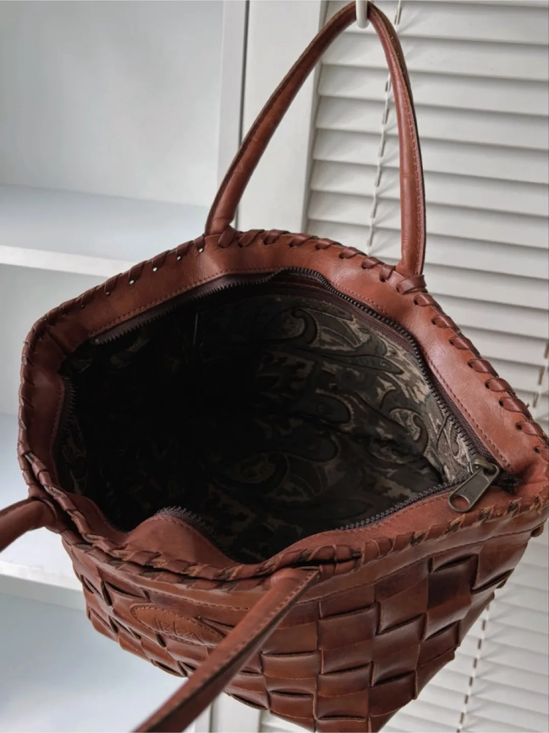 Vintage IBIZA Leather Tote Bag – Handmade Woven Leather Handbag image indicator(4)