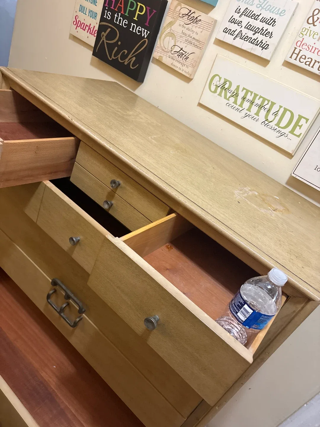 Wooden Dresser image indicator(2)