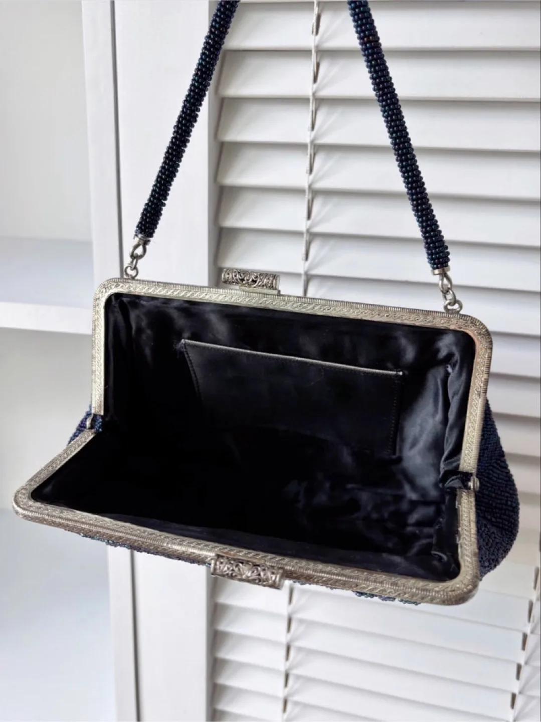 Vintage Beaded Evening Bag – Handcrafted Beadwork Clutch Purse image indicator(4)