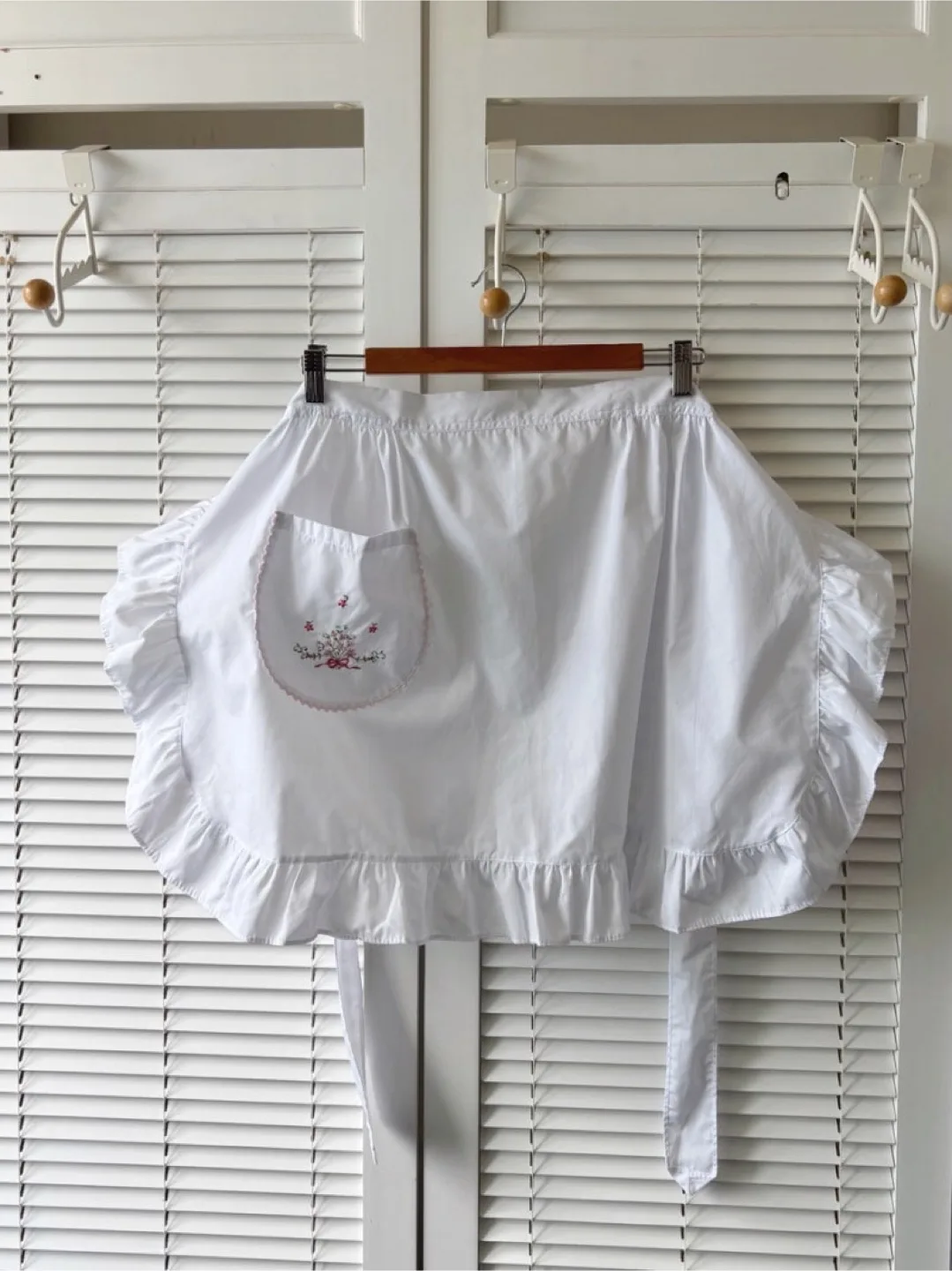 Vintage Half Apron with Floral Embroidery image indicator(5)